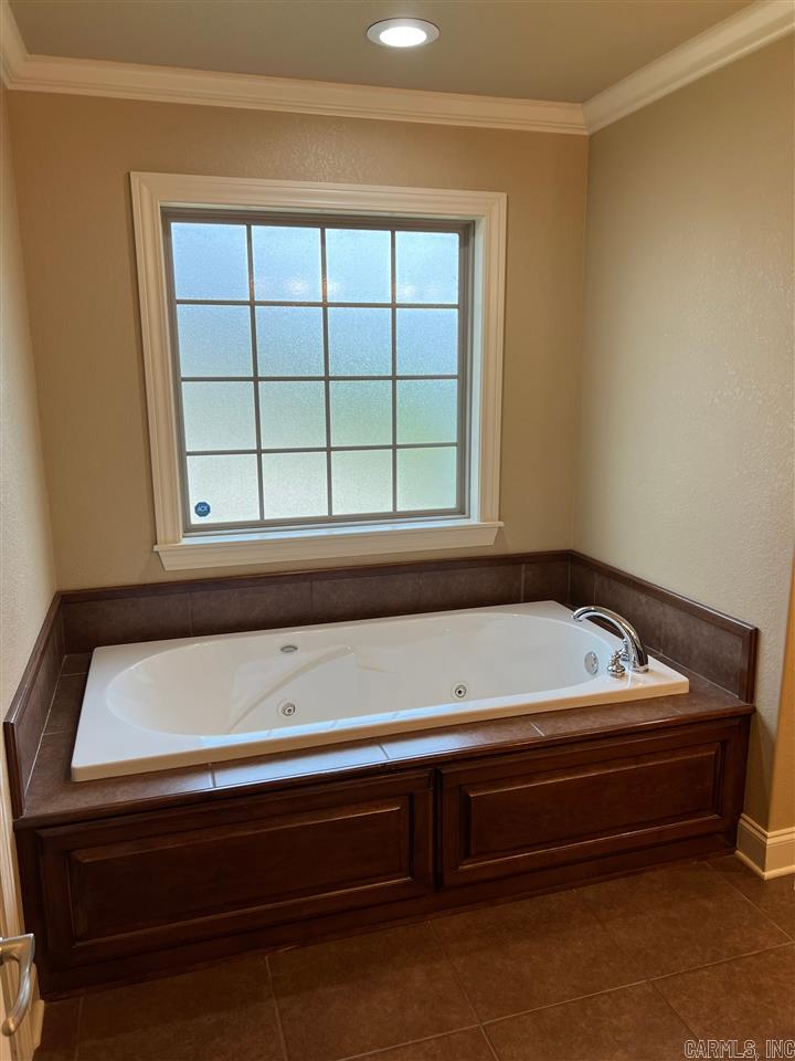 MOORE ESTATES - Residential