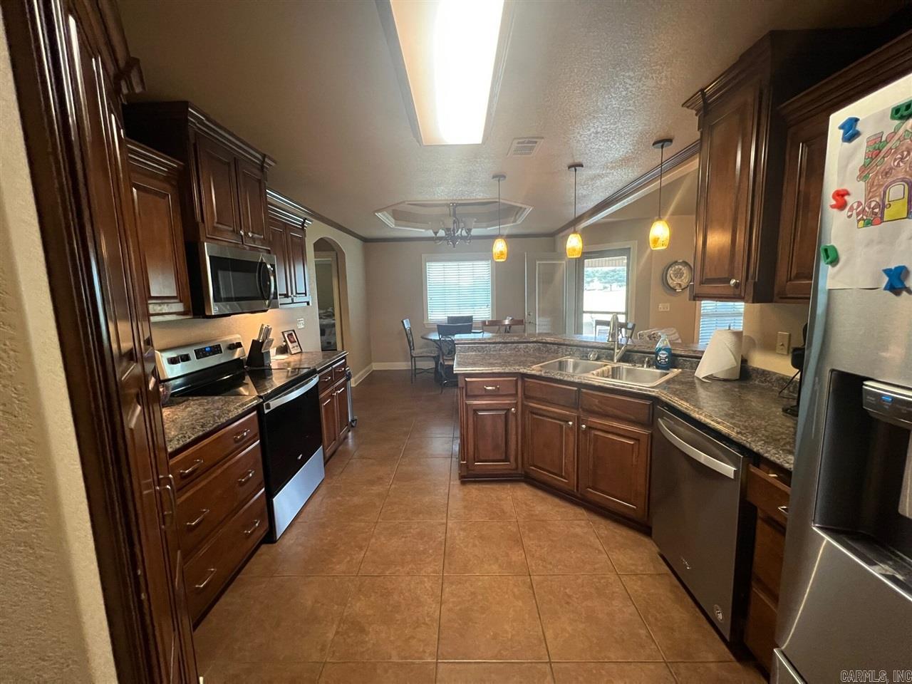 MOORE ESTATES - Residential