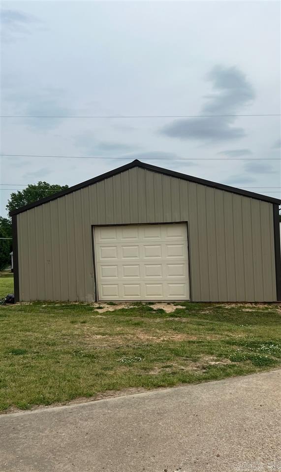 MOORE ESTATES - Residential