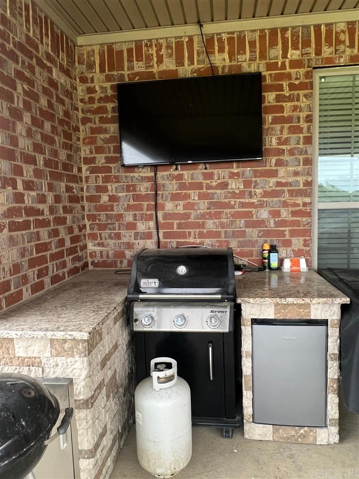 MOORE ESTATES - Residential