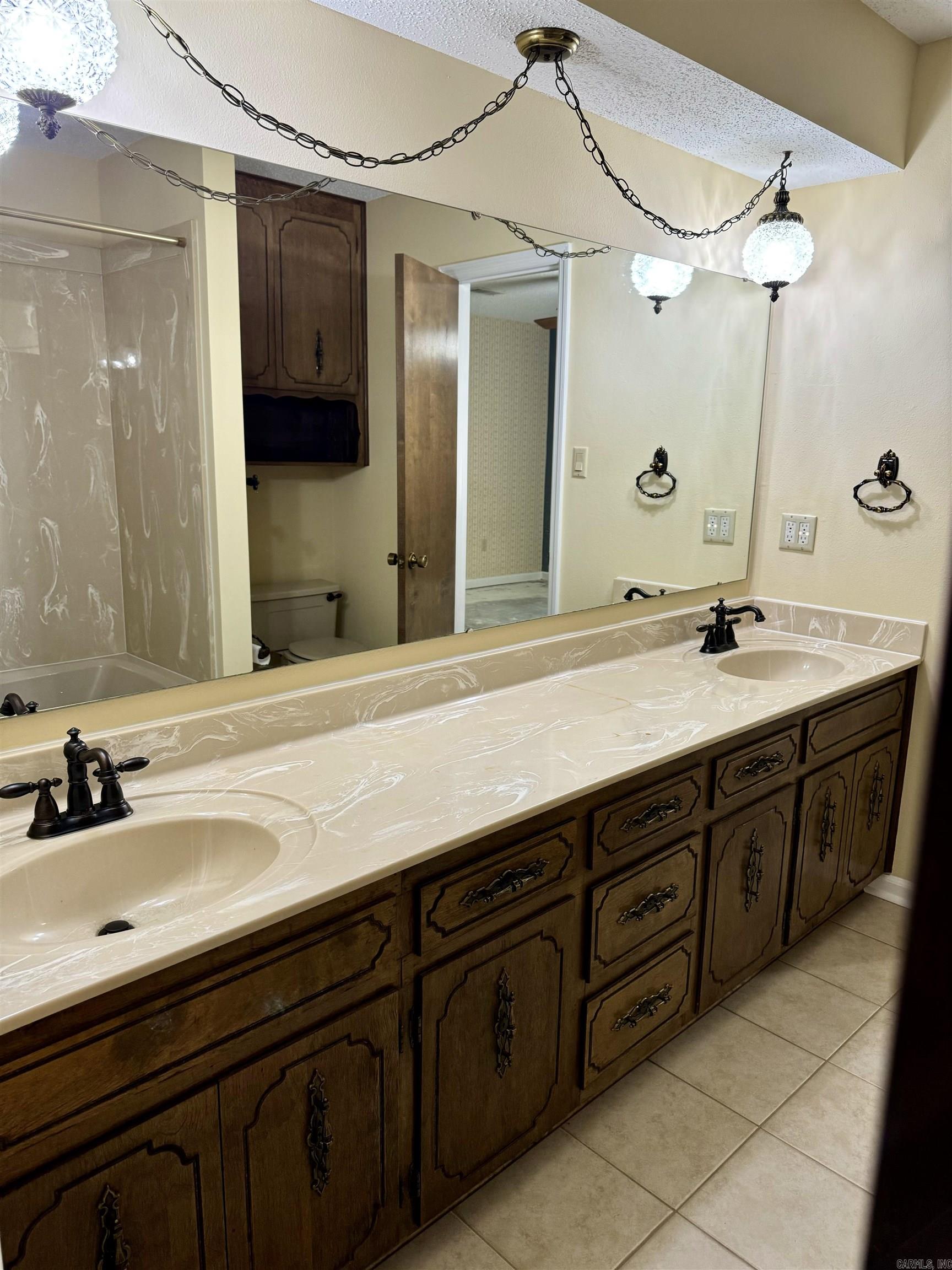 OAKBROOKE - Residential