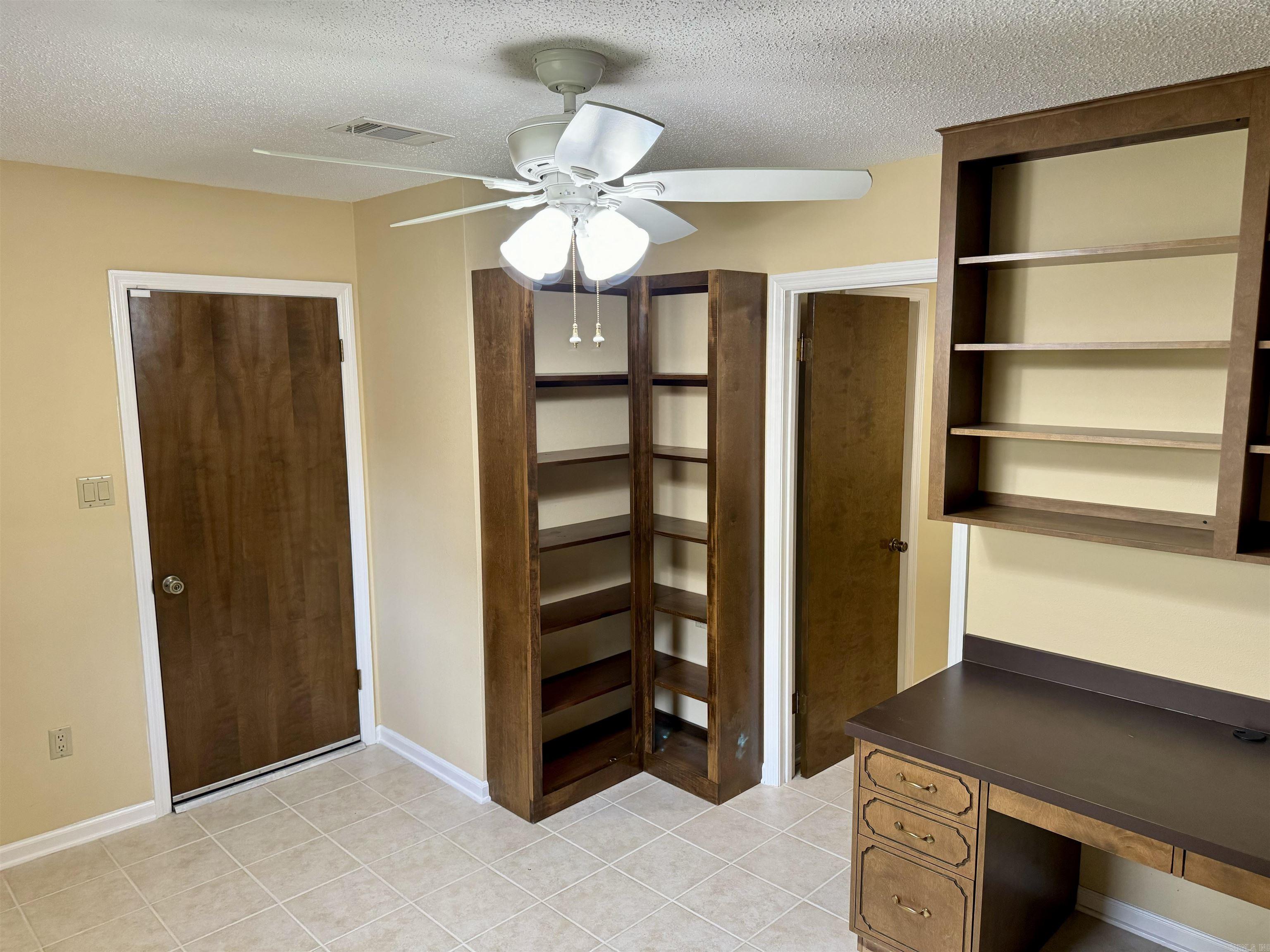 OAKBROOKE - Residential