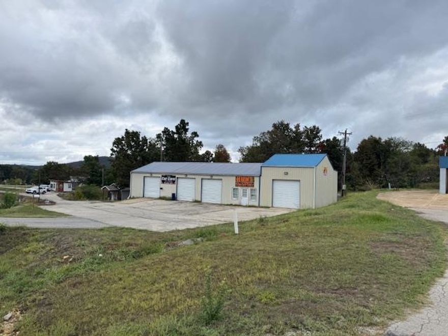 COMMERCIAL PROPERTY WITH HWY FRONTAGE FOR SALE IN SALEM ARKANSAS  Property located at 326 Hwy 62/412, Salem, AR. Commercial building with approx. .9 acre. Building has approx. 2,580 sq. ft. of space. Great location.