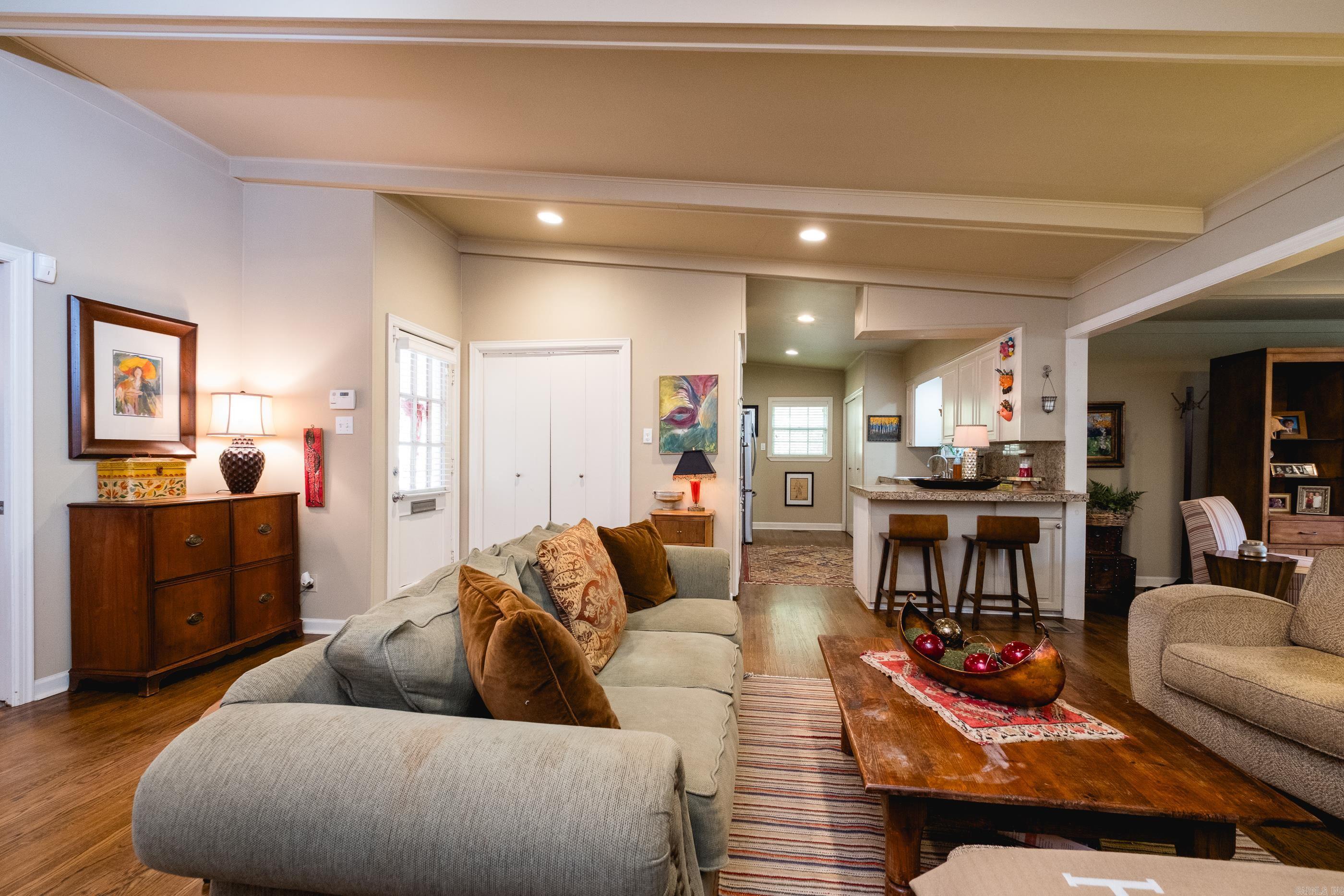 Mcintosh 2nd - Residential