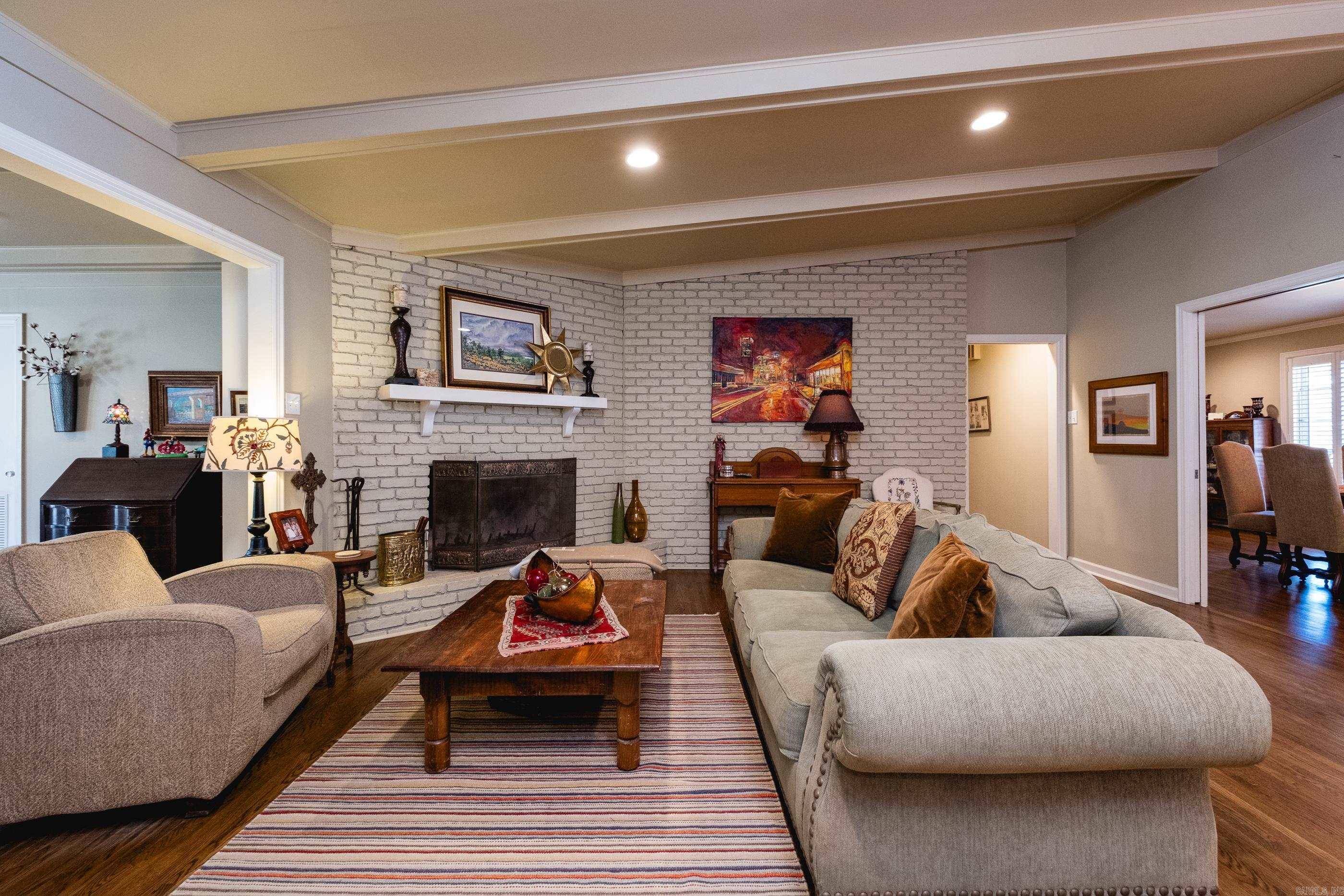 Mcintosh 2nd - Residential