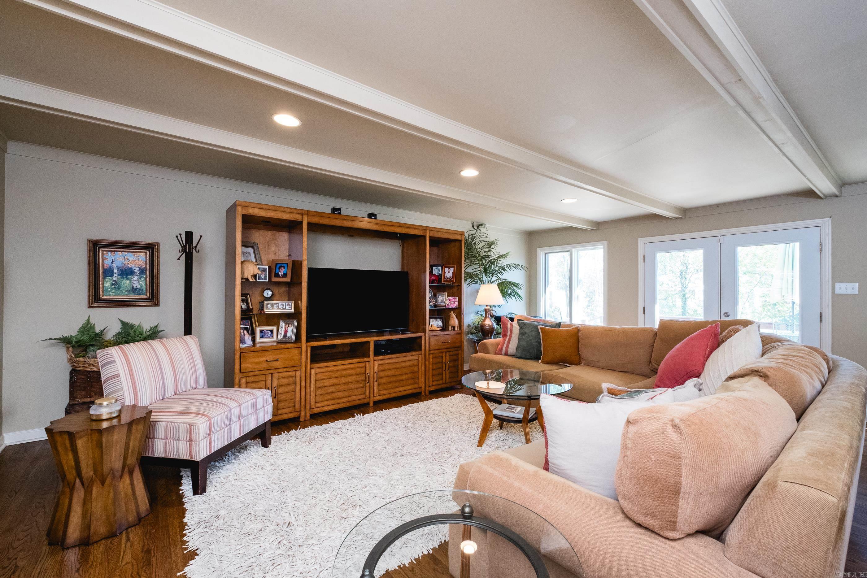 Mcintosh 2nd - Residential