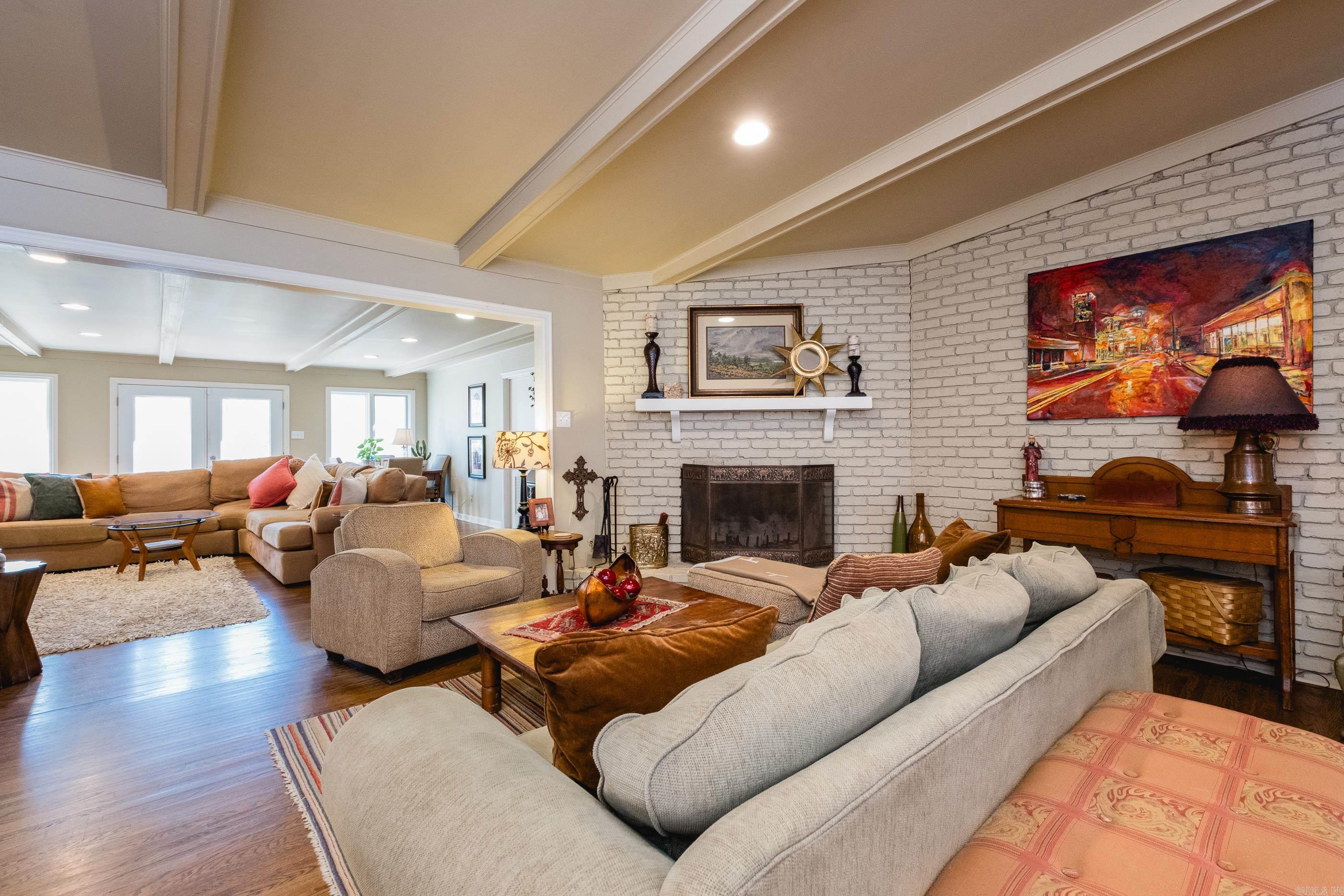 Mcintosh 2nd - Residential