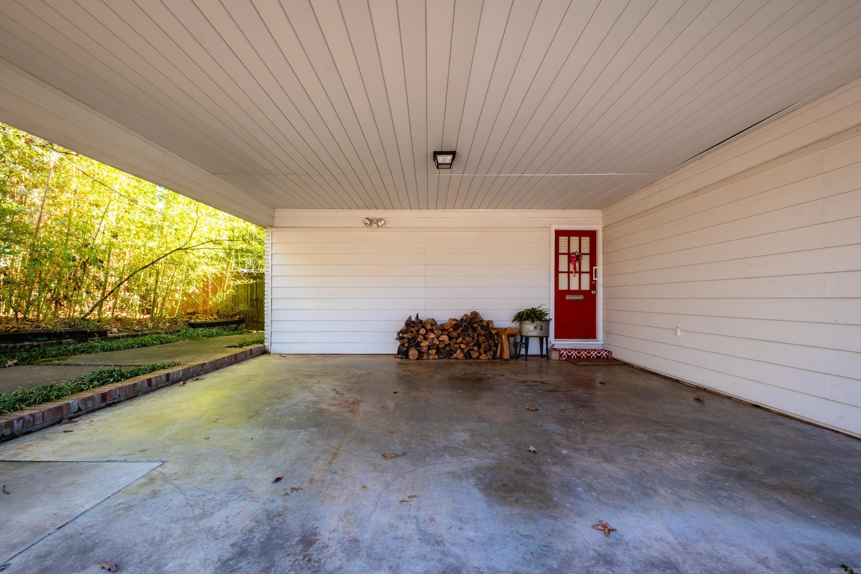 Mcintosh 2nd - Residential