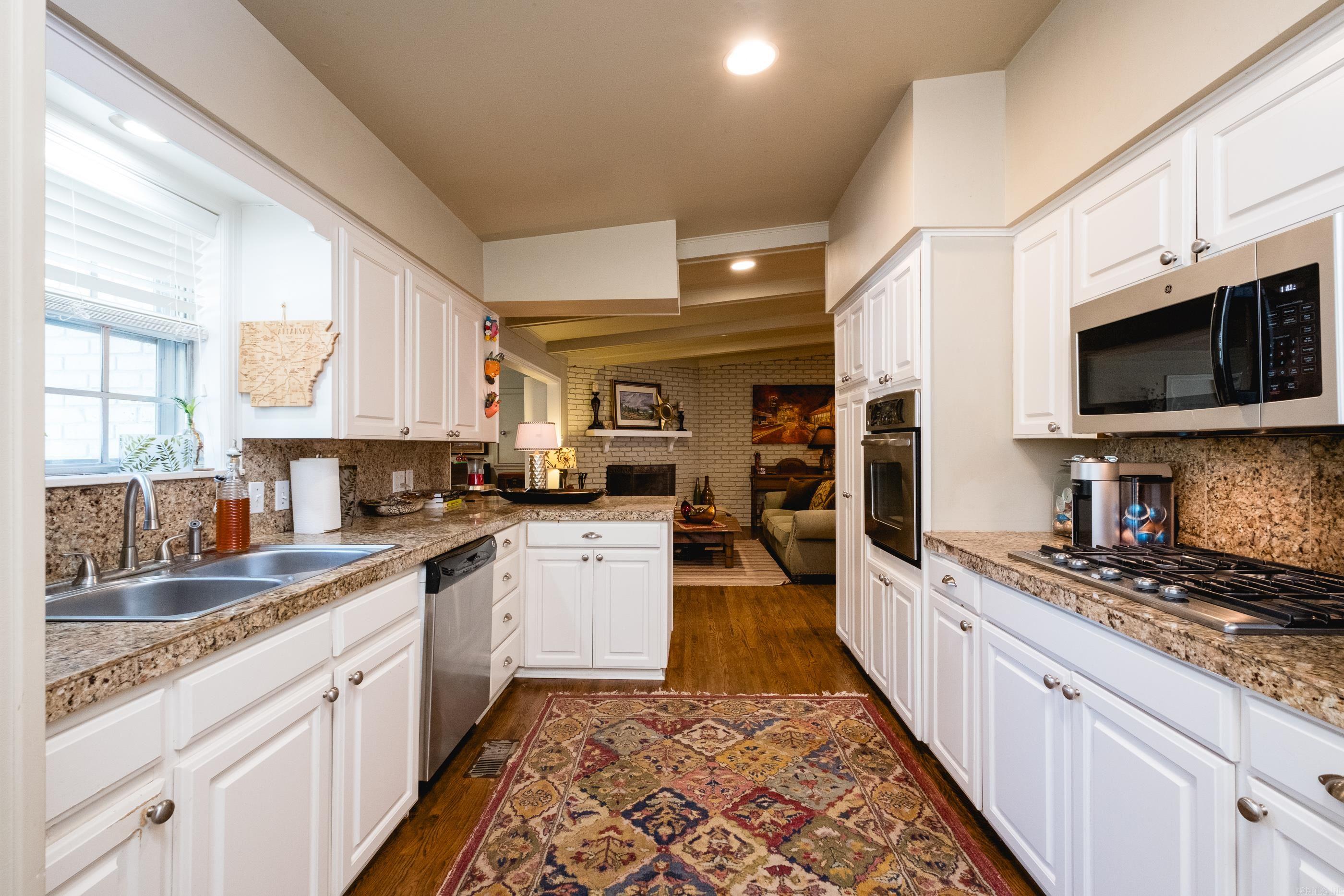 Mcintosh 2nd - Residential