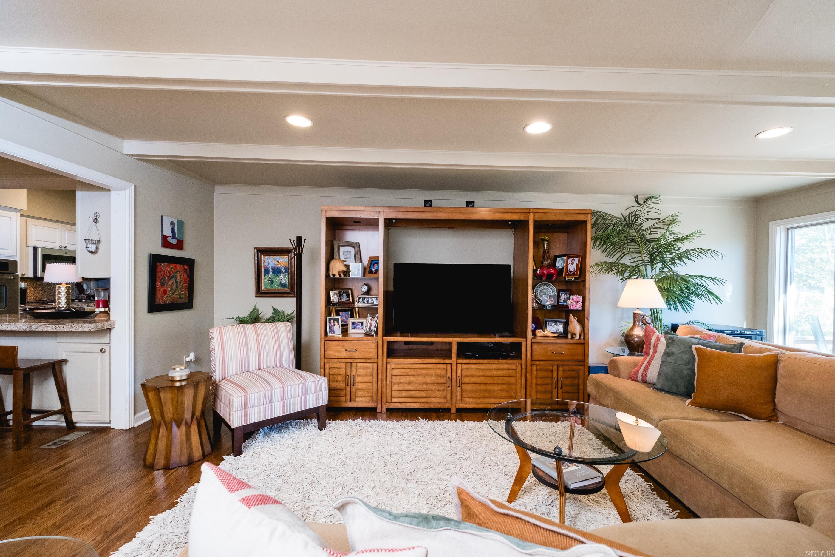 Mcintosh 2nd - Residential