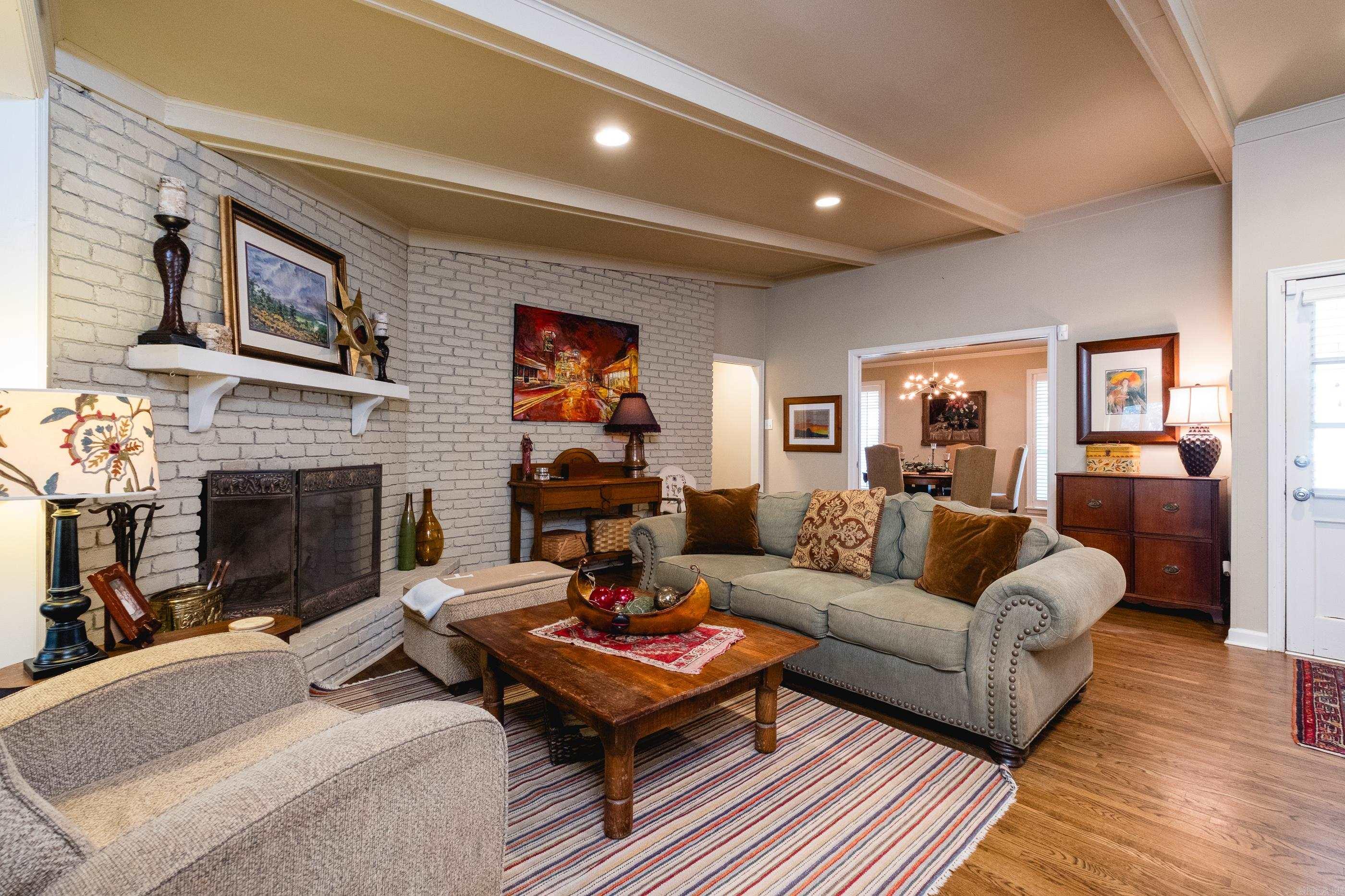 Mcintosh 2nd - Residential