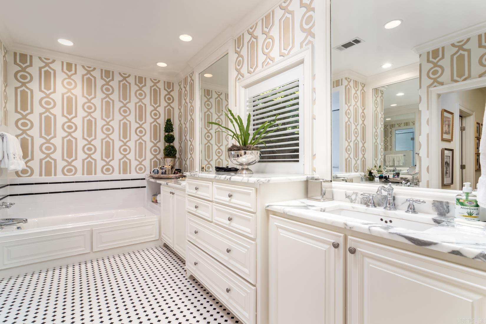 HICKORY POINTE ADDN - Residential