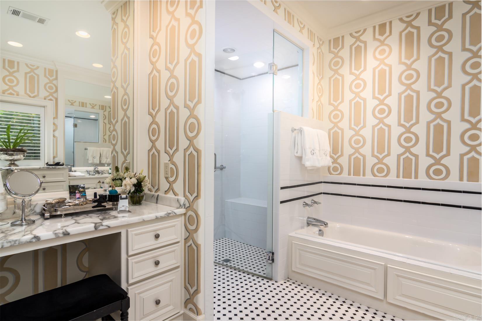 HICKORY POINTE ADDN - Residential