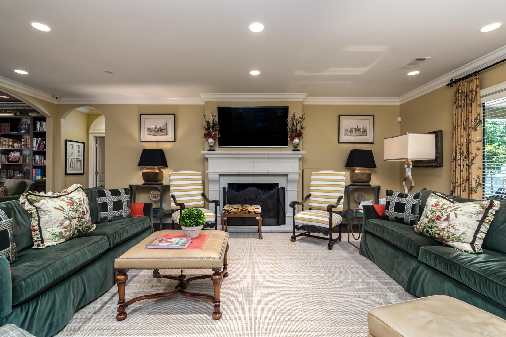 HICKORY POINTE ADDN - Residential