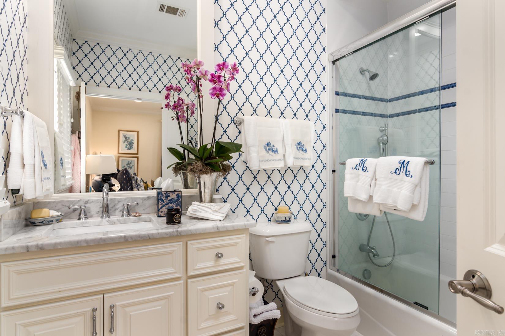 HICKORY POINTE ADDN - Residential