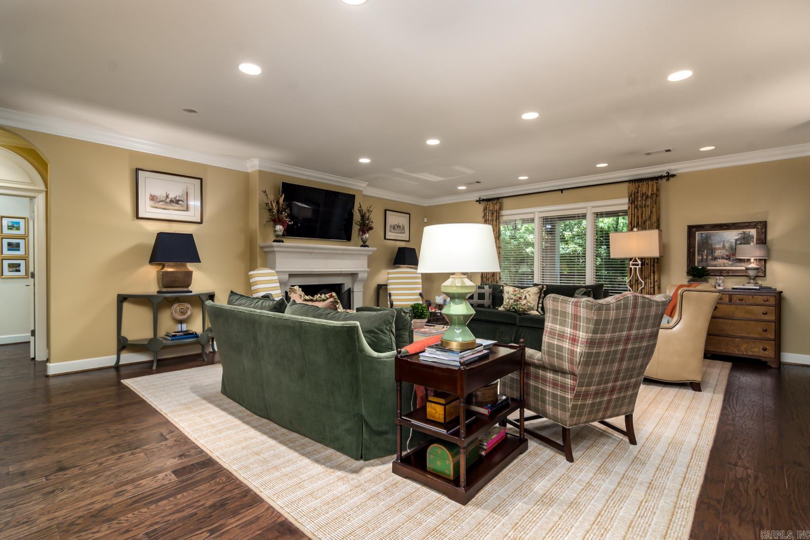 HICKORY POINTE ADDN - Residential