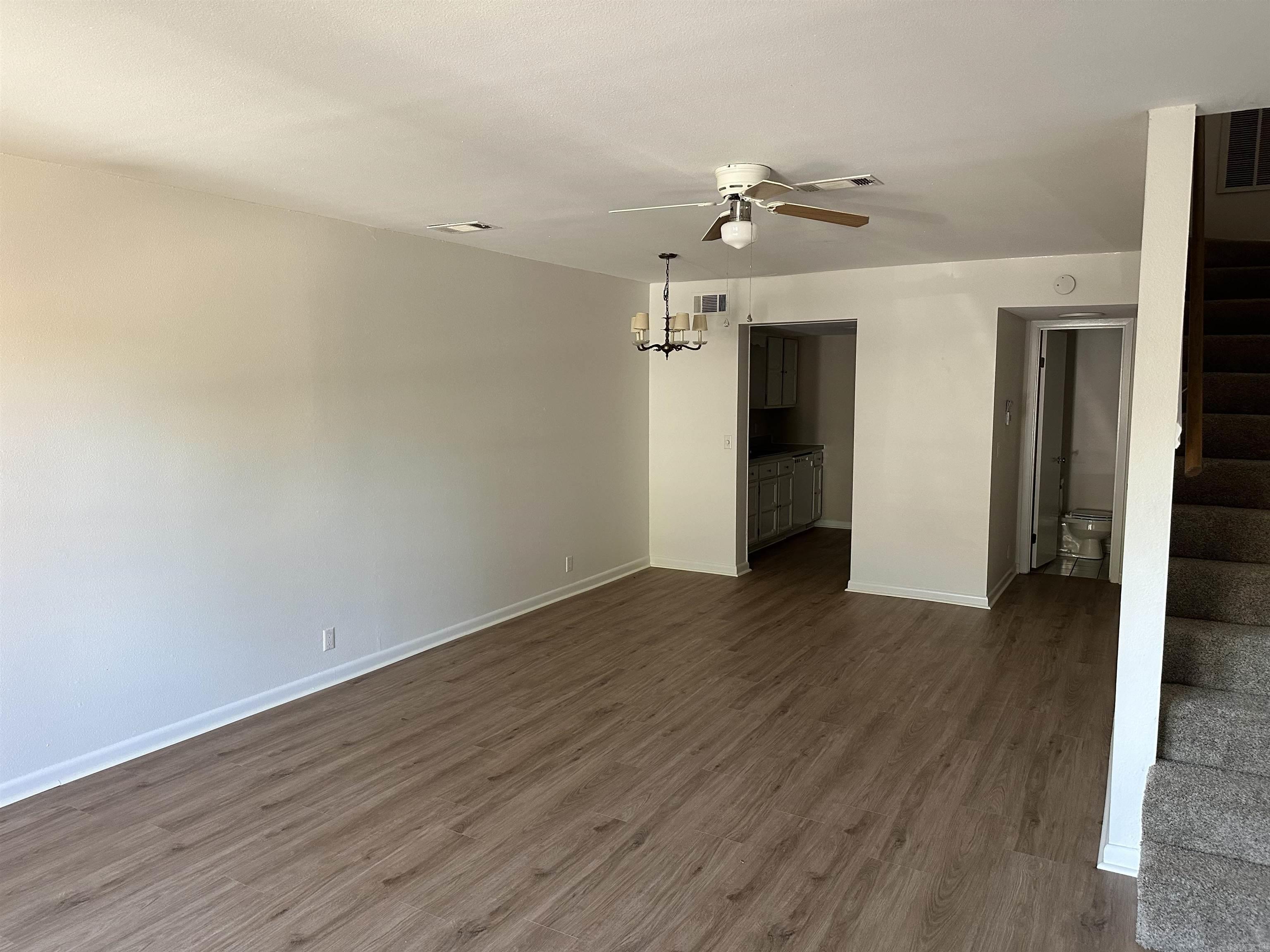 VALENCIA COURTS - Residential