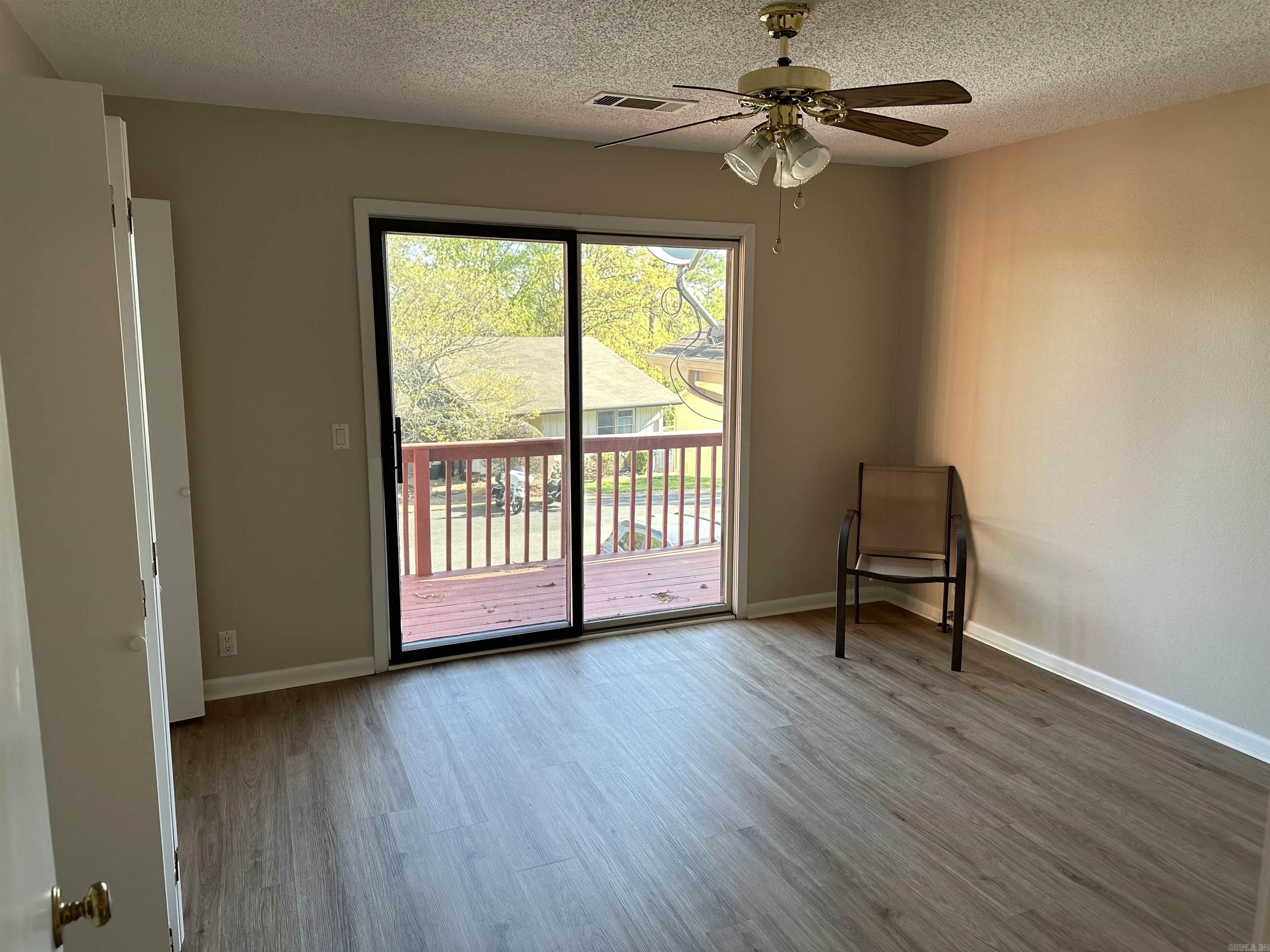 VALENCIA COURTS - Residential