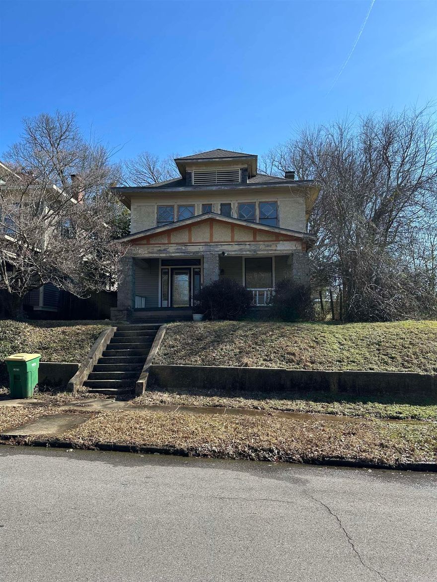 ALERT INVESTORS!!!! Historic home in a historic neighborhood with potential for HUGE tax benefits!! Cleaned out and ready for your designs. Priced well below potential market value. Recent comps on same street. Roof less than 5 years old. Earnest money required