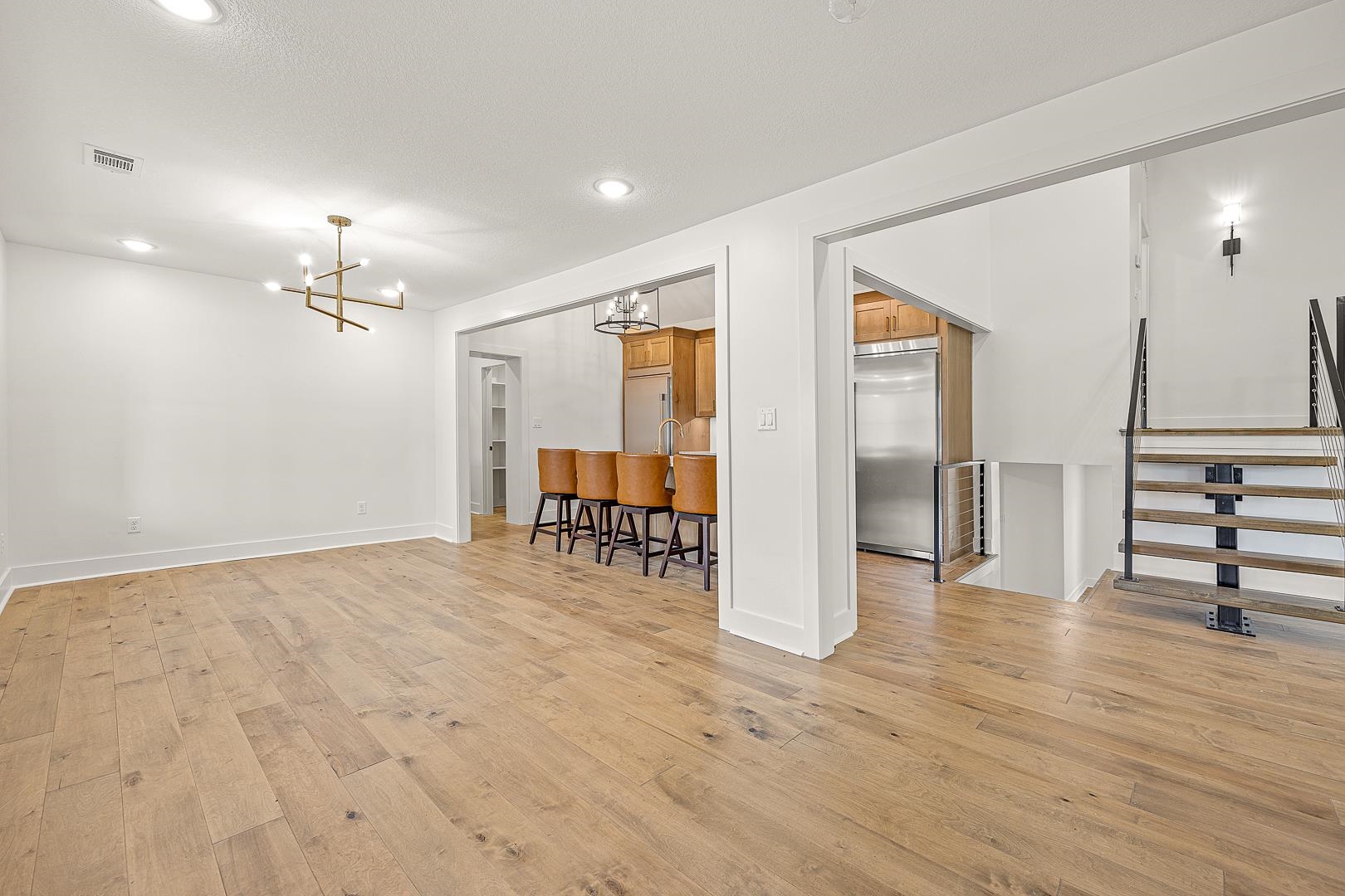 COUNTRY CLUB - Residential