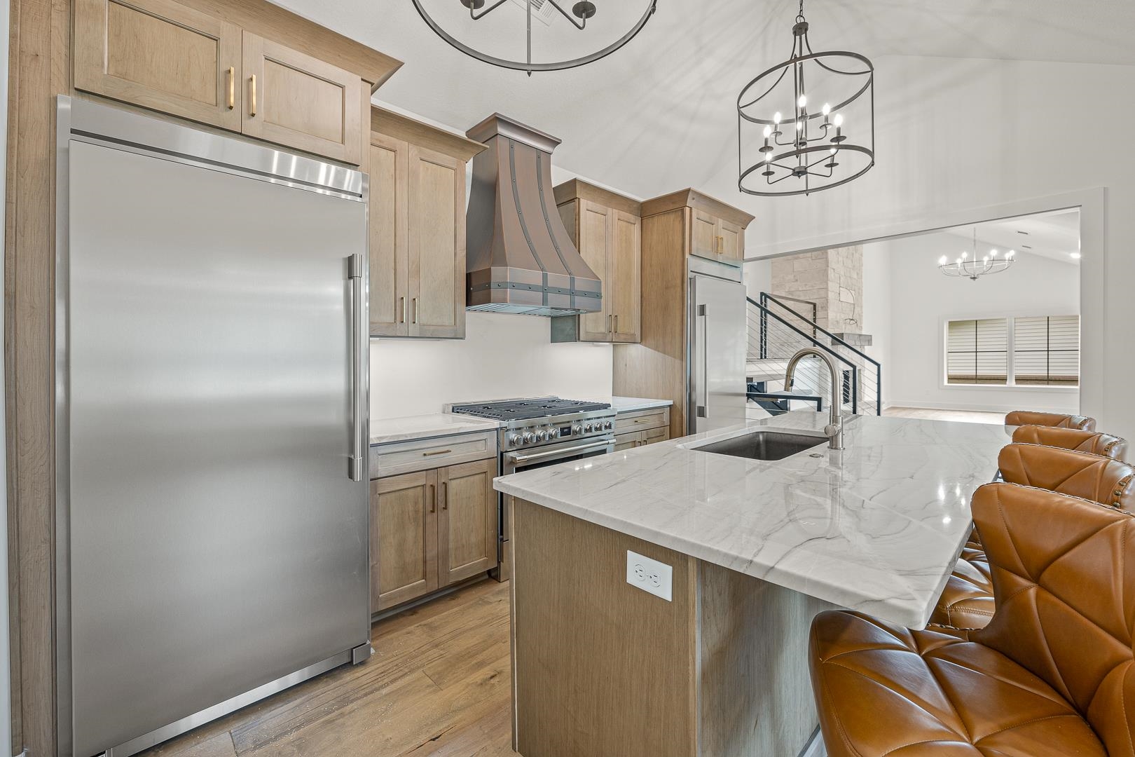 COUNTRY CLUB - Residential