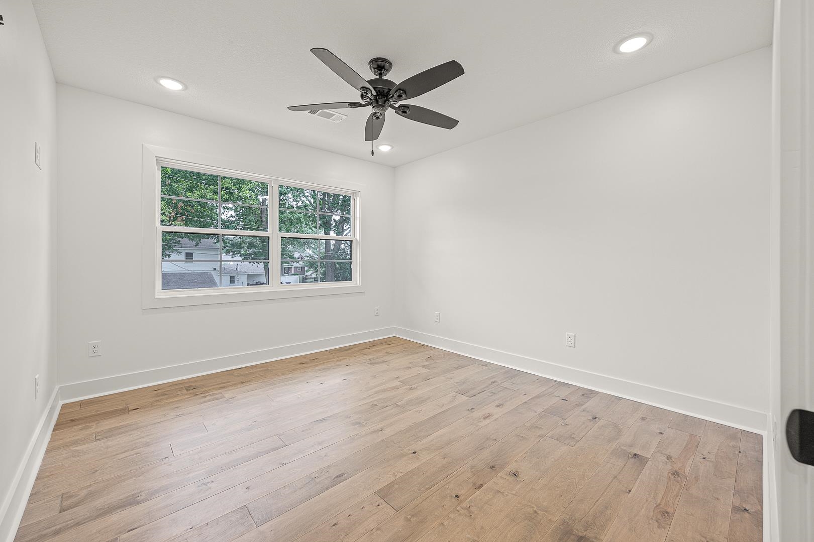 COUNTRY CLUB - Residential