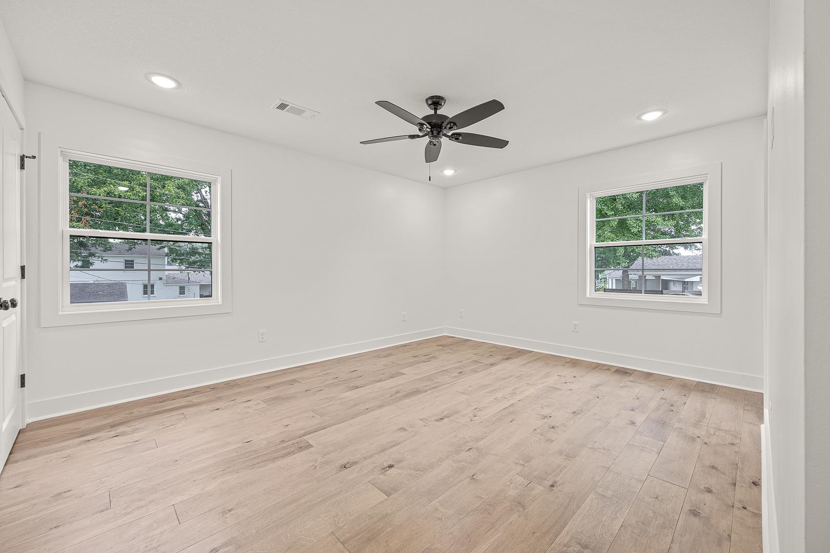 COUNTRY CLUB - Residential