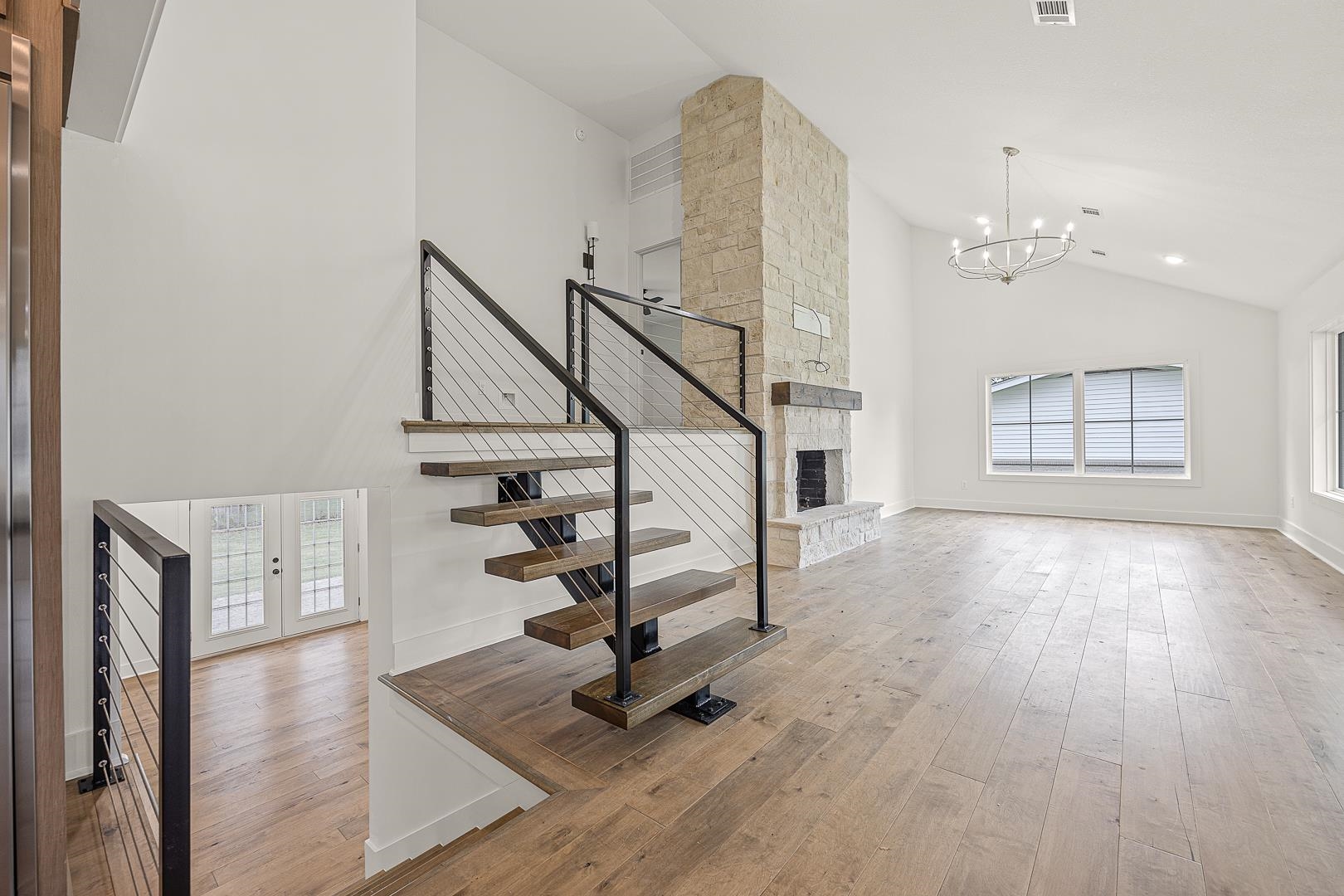 COUNTRY CLUB - Residential