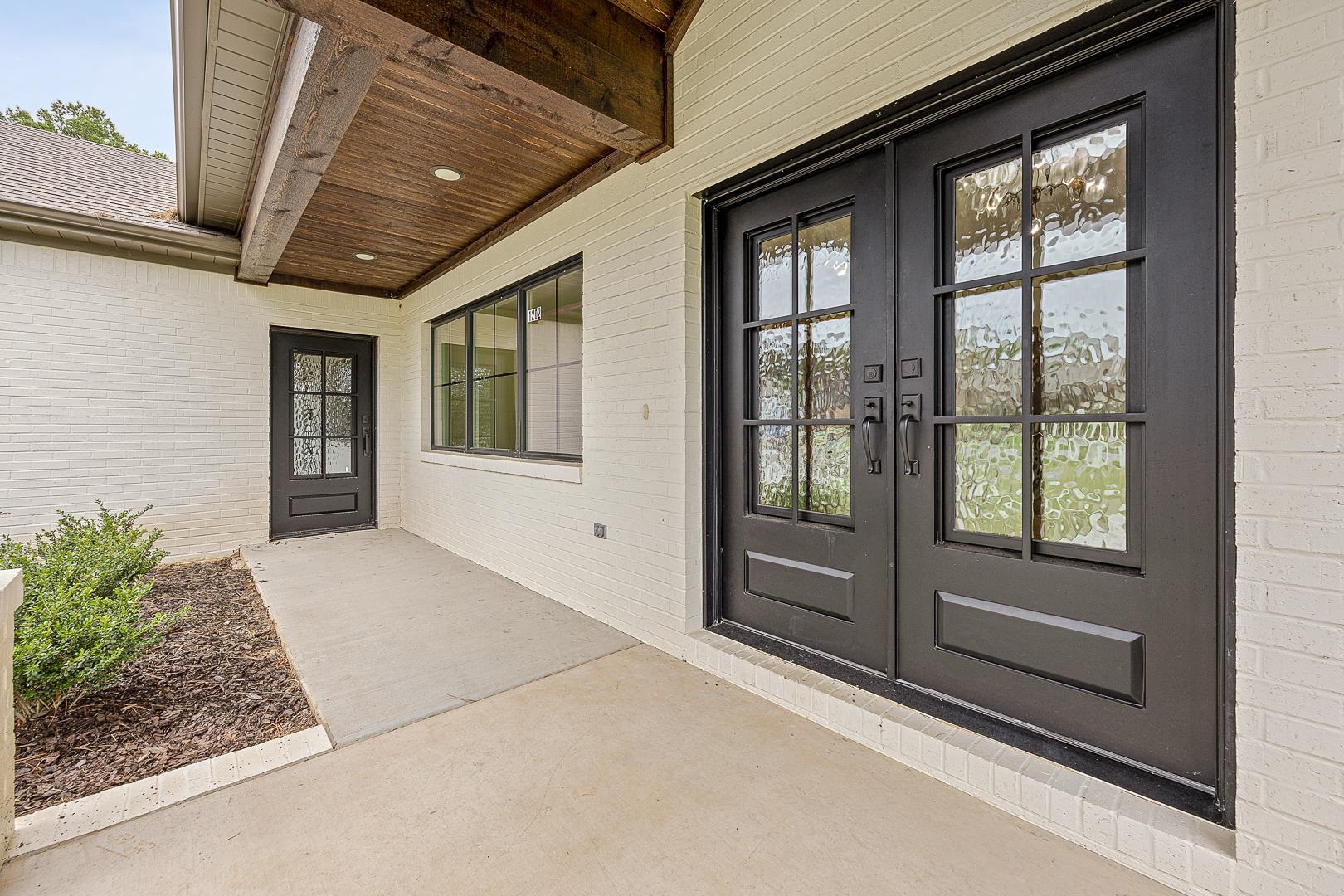 COUNTRY CLUB - Residential