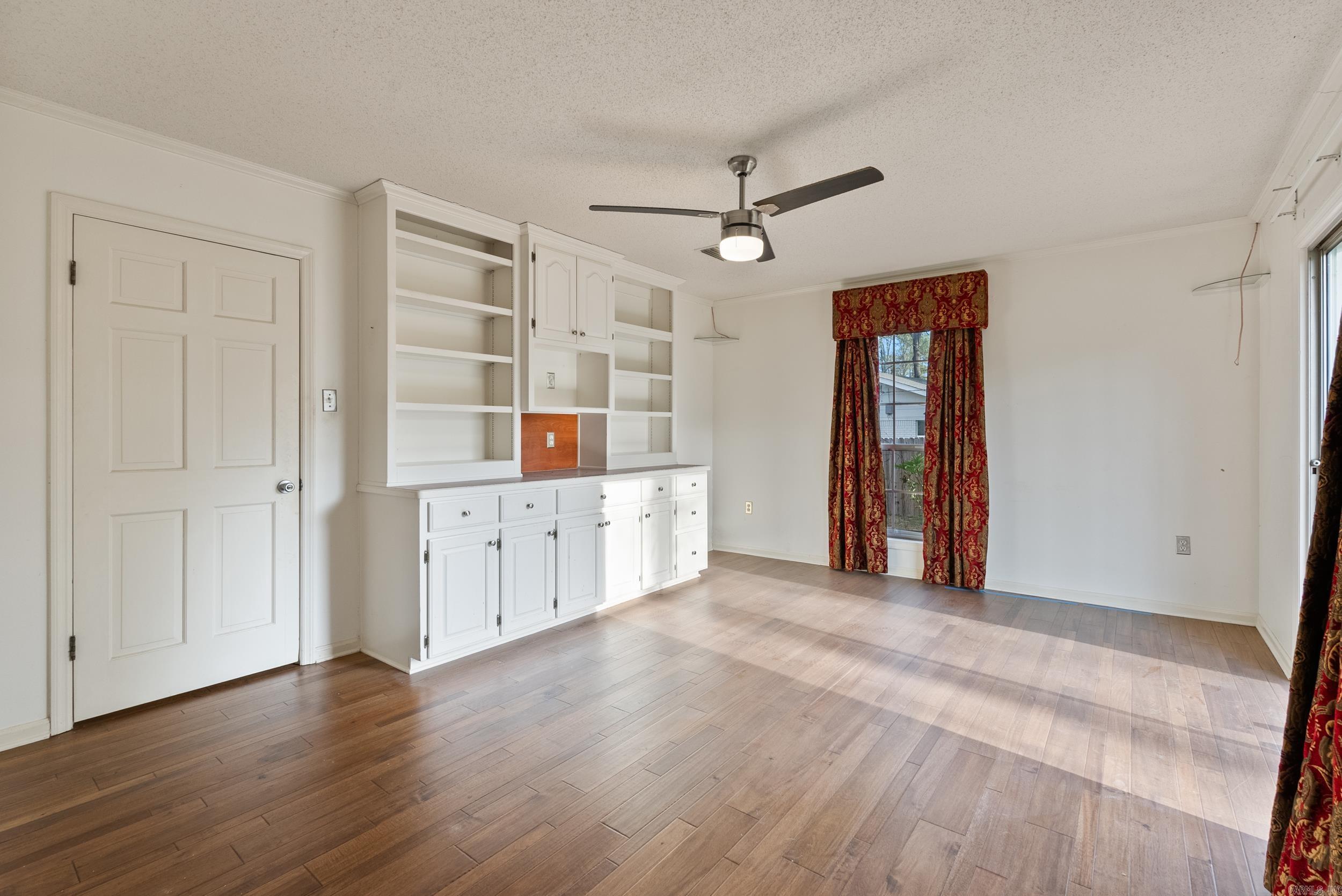 WEST GATE - Residential