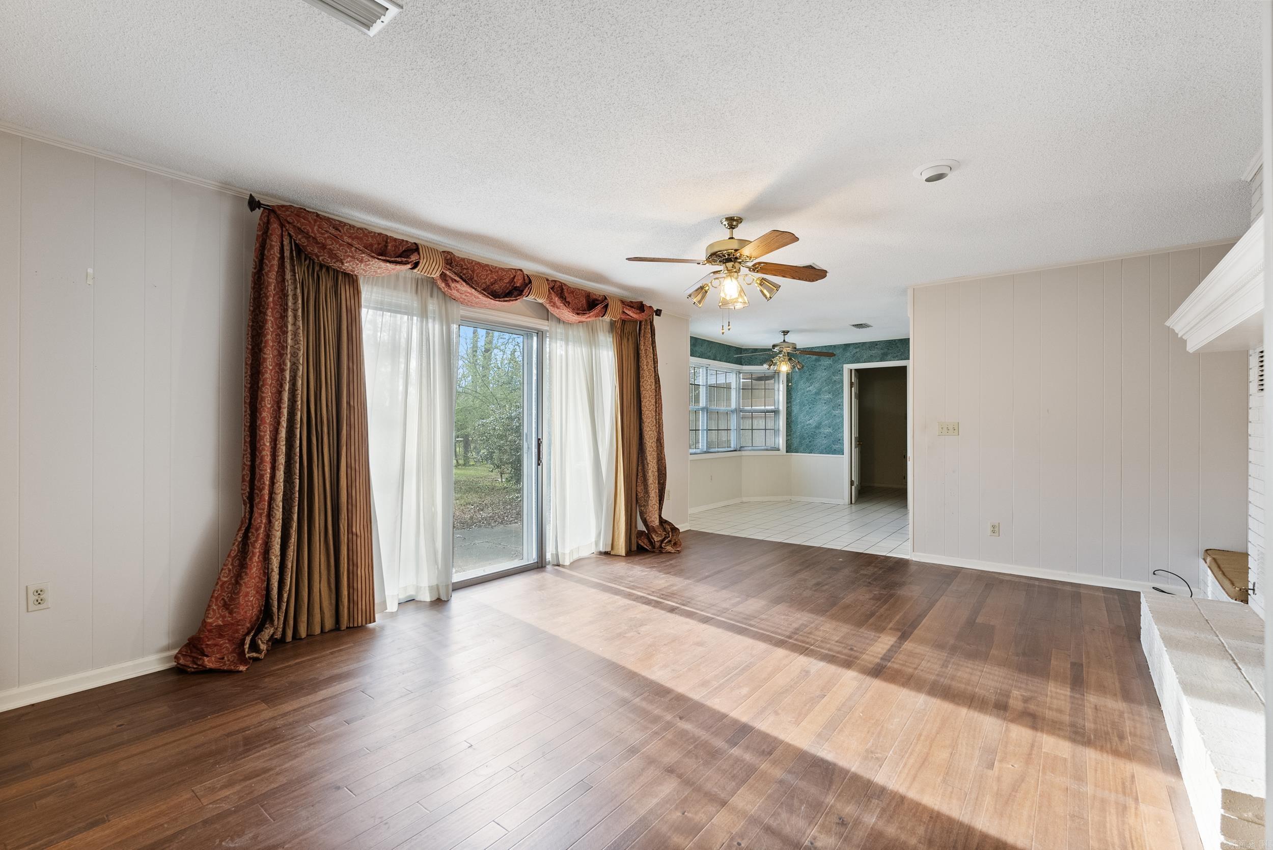 WEST GATE - Residential