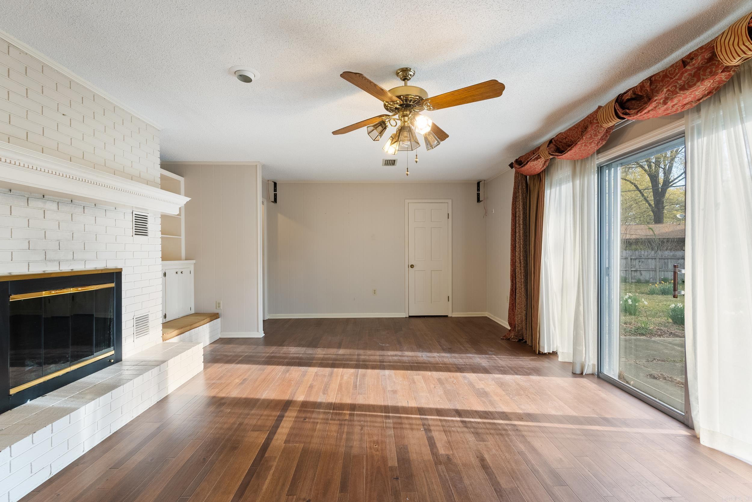 WEST GATE - Residential
