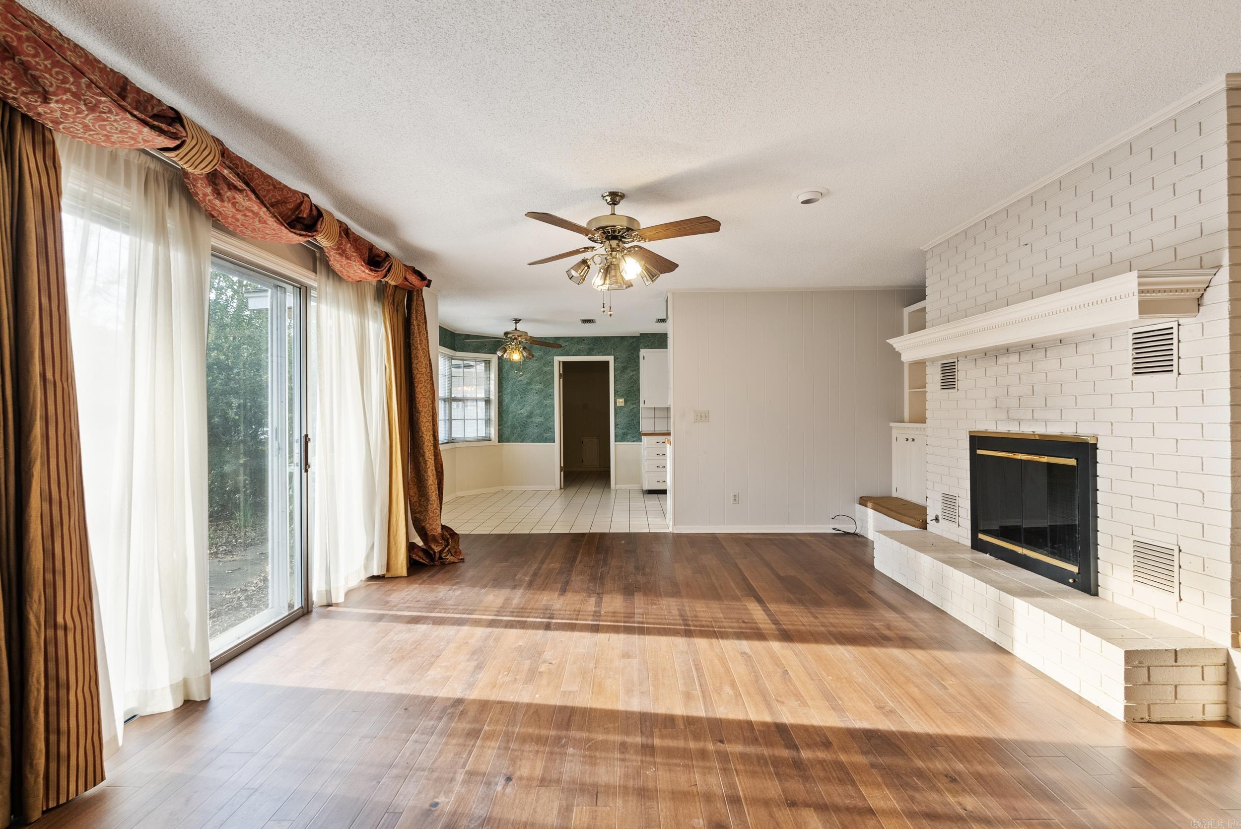 WEST GATE - Residential