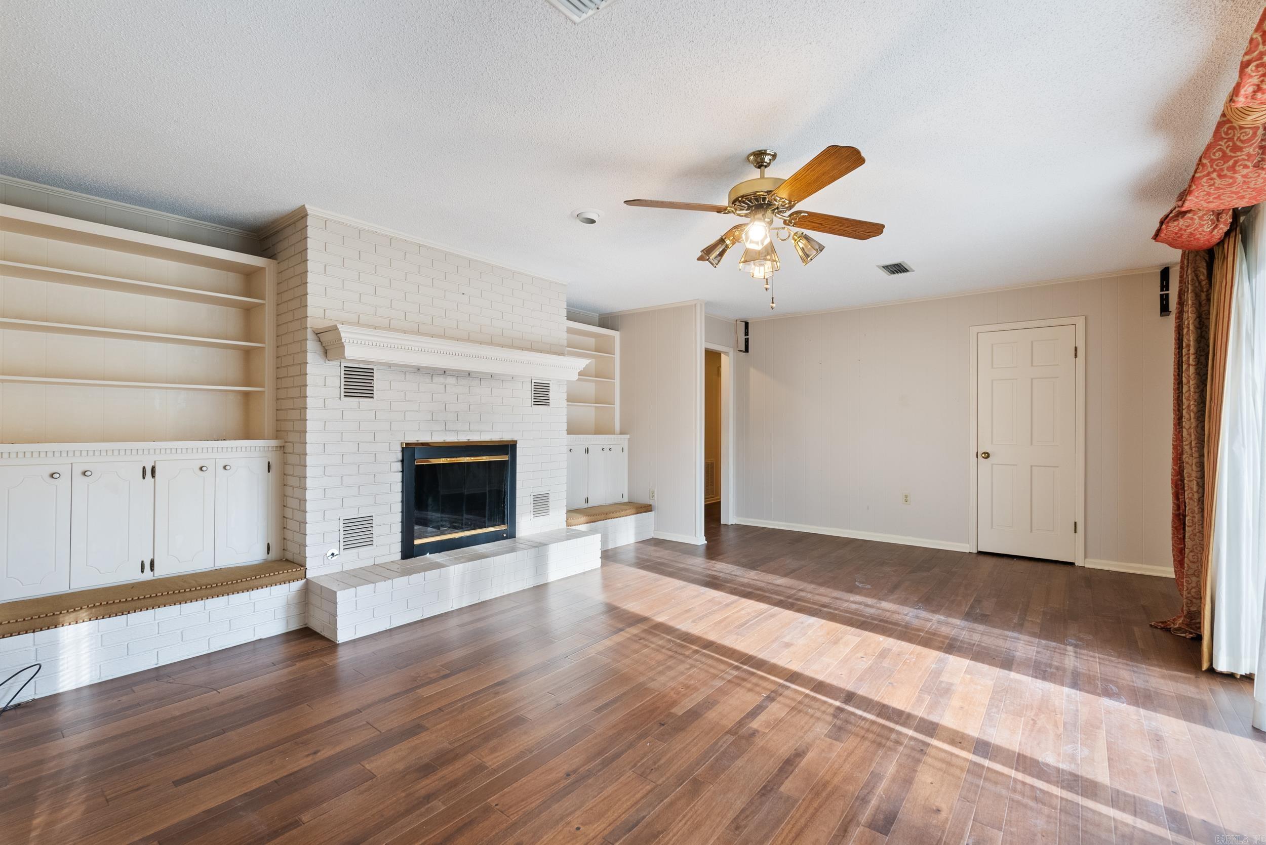WEST GATE - Residential