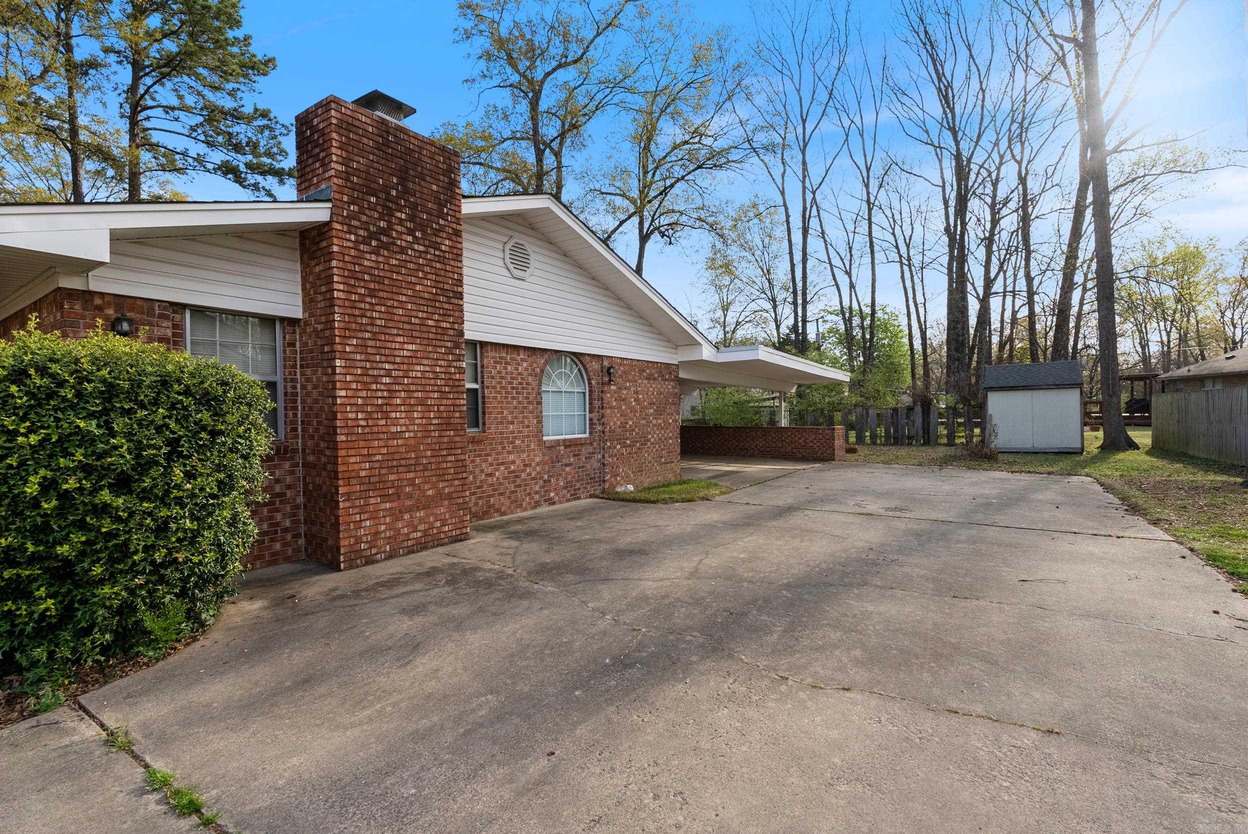 WEST GATE - Residential