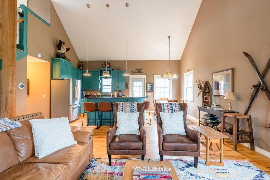 RIVER OAKS - Residential