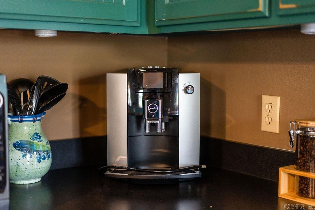 RIVER OAKS - Residential