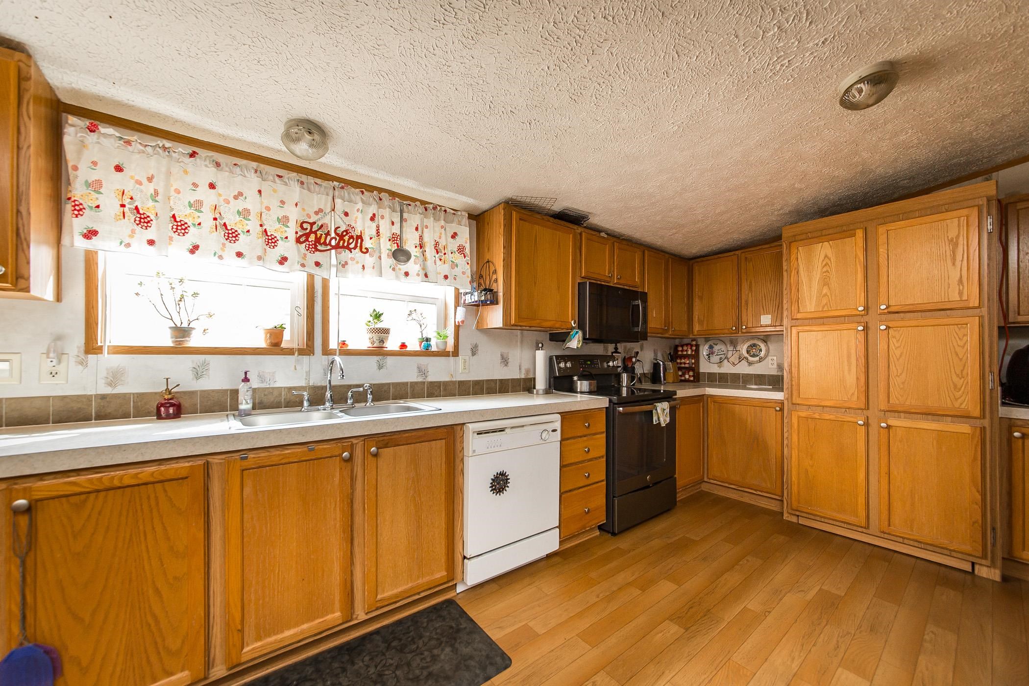 Metes & Bounds - Commercial Sale