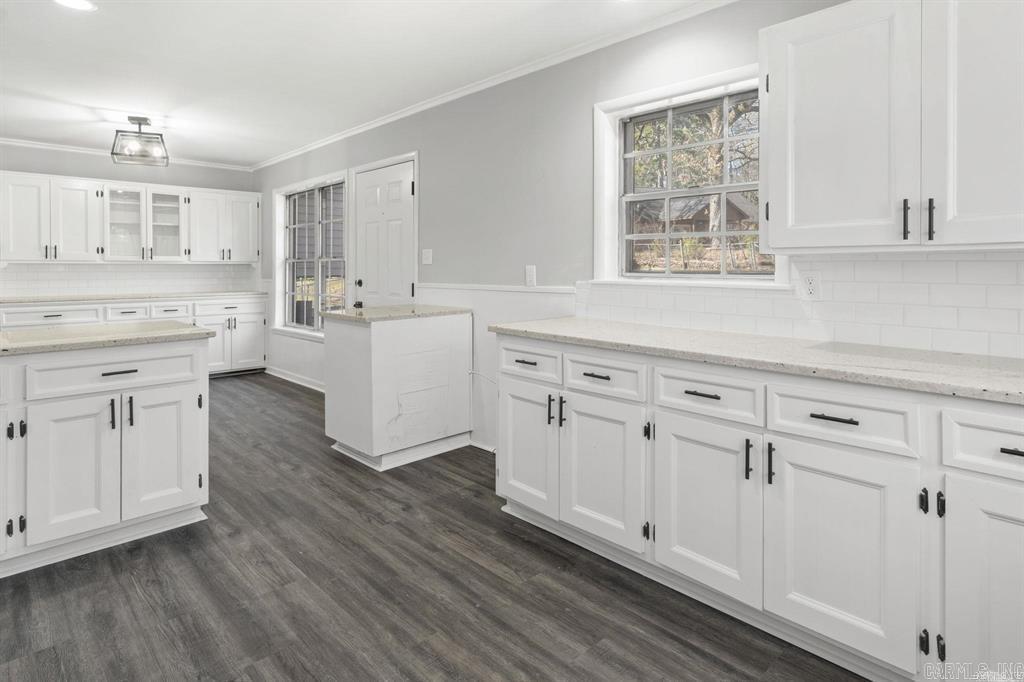 Beautiful Lakeview - Residential Lease