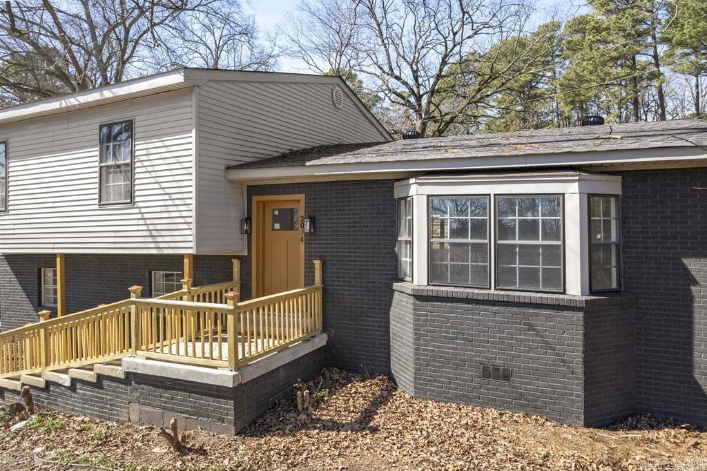 Beautiful Lakeview - Residential Lease