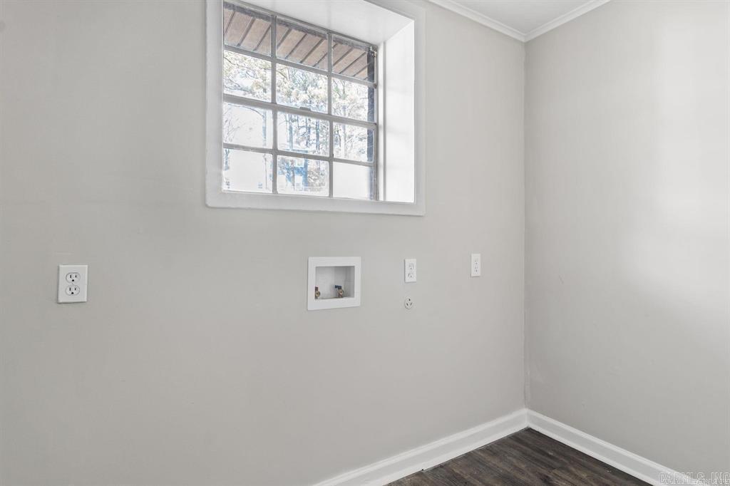 Beautiful Lakeview - Residential Lease