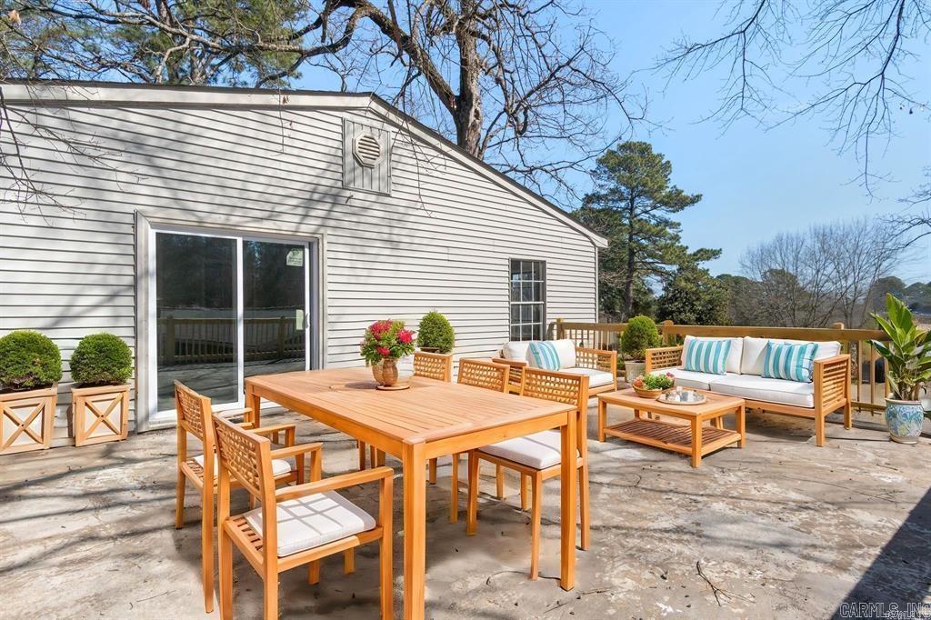 Beautiful Lakeview - Residential Lease