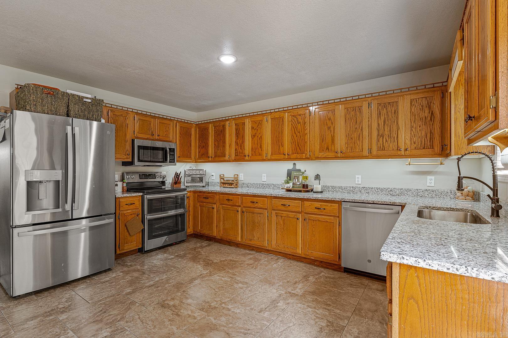 LOST CREEK ESTATES - Residential