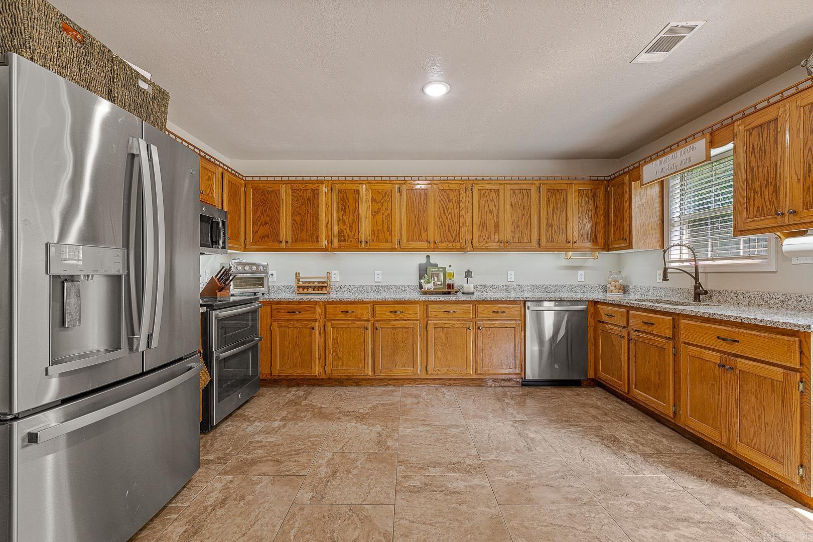 LOST CREEK ESTATES - Residential