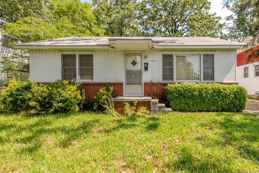 **Charming 1950s 3-Bedroom Near UAMS – Great Potential!**  This 3-bedroom, 1-bath home is full of character and ready for your personal touch. Located just minutes from UAMS and Midtown attractions, this classic 1950s house offers original charm with hardwood floors, a functional layout, and alley access to the backyard. Whether you're looking for a great investment, rental opportunity, or your next renovation project, this home has endless possibilities in a prime central location. Bring your vision and make it your own! Selling As-Is **Agents see confidential remarks**