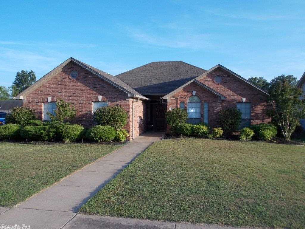 Better get a running start on this one! It will not last long! Come see this awesome 3 BR / 2 BA Meadowlake beauty. It has it all: great location; awesome open floor plan; split bedrooms; clean; large backyard; screened in porch area; drive thru gate to the back yard; tons of cabinets in kitchen; Texas style WIC's (that's 2 walk in closets in the master bathroom), and so much more. Best part, you can get into this home with $0 down using the USDA-RD loan. Call today and make your appointment!