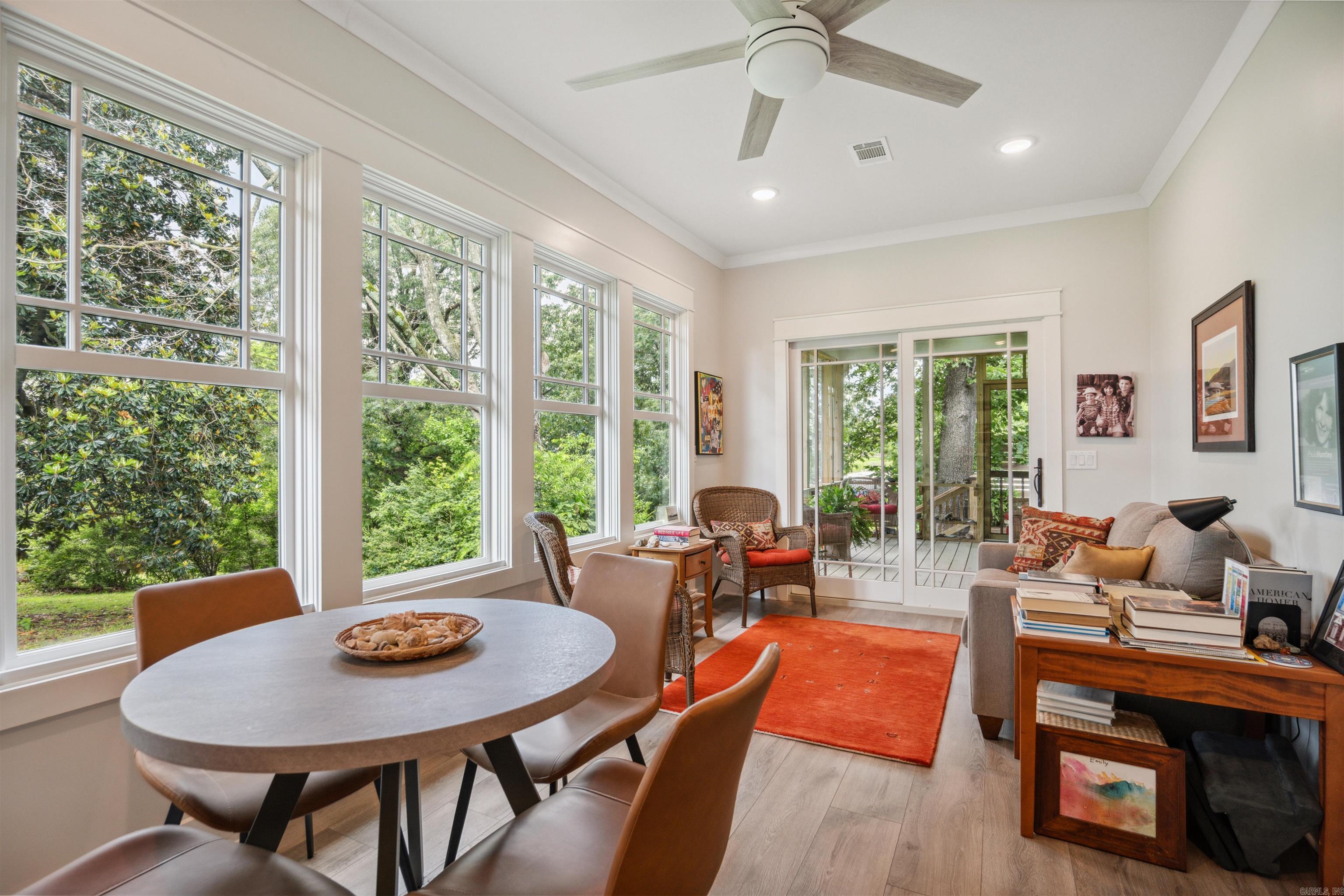 EAST BROADWAY - Residential