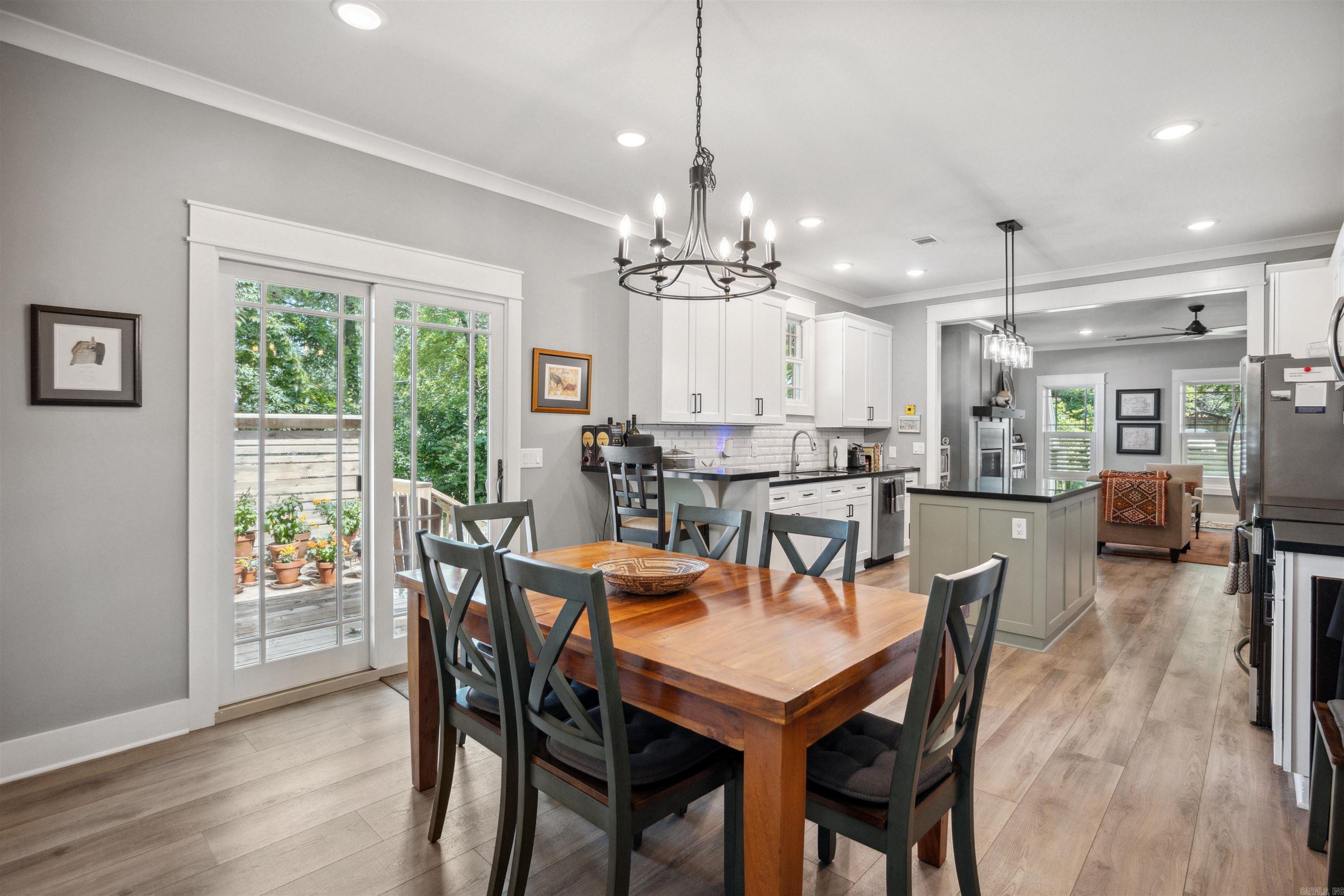 EAST BROADWAY - Residential