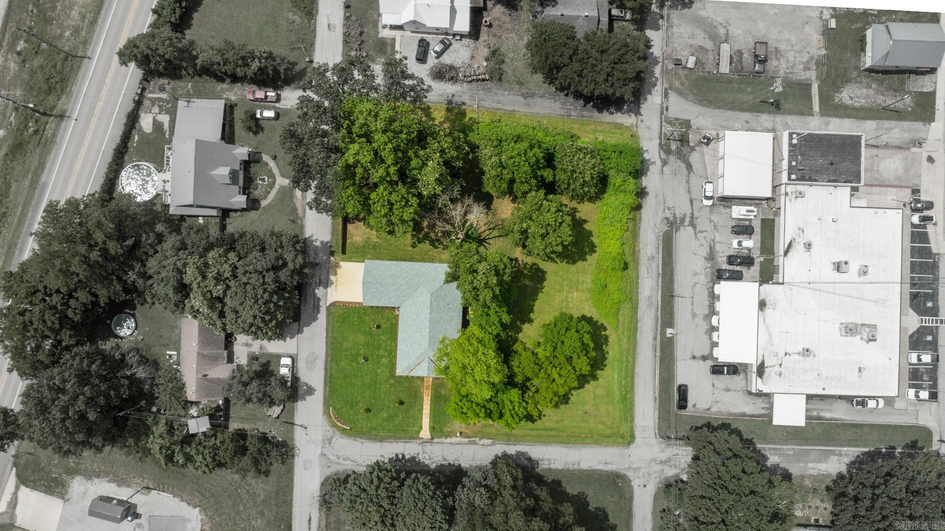 EAST BROADWAY - Residential