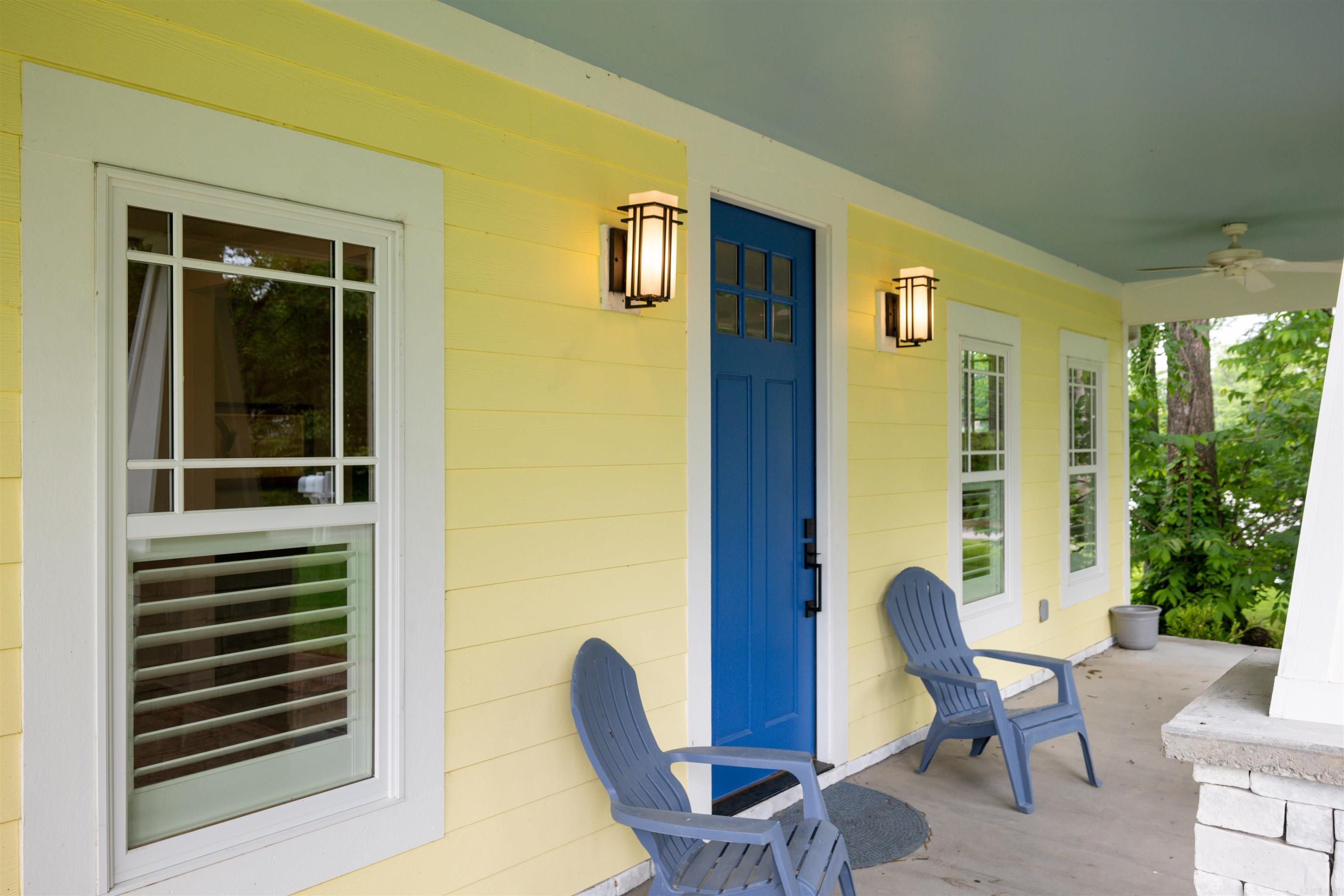 EAST BROADWAY - Residential